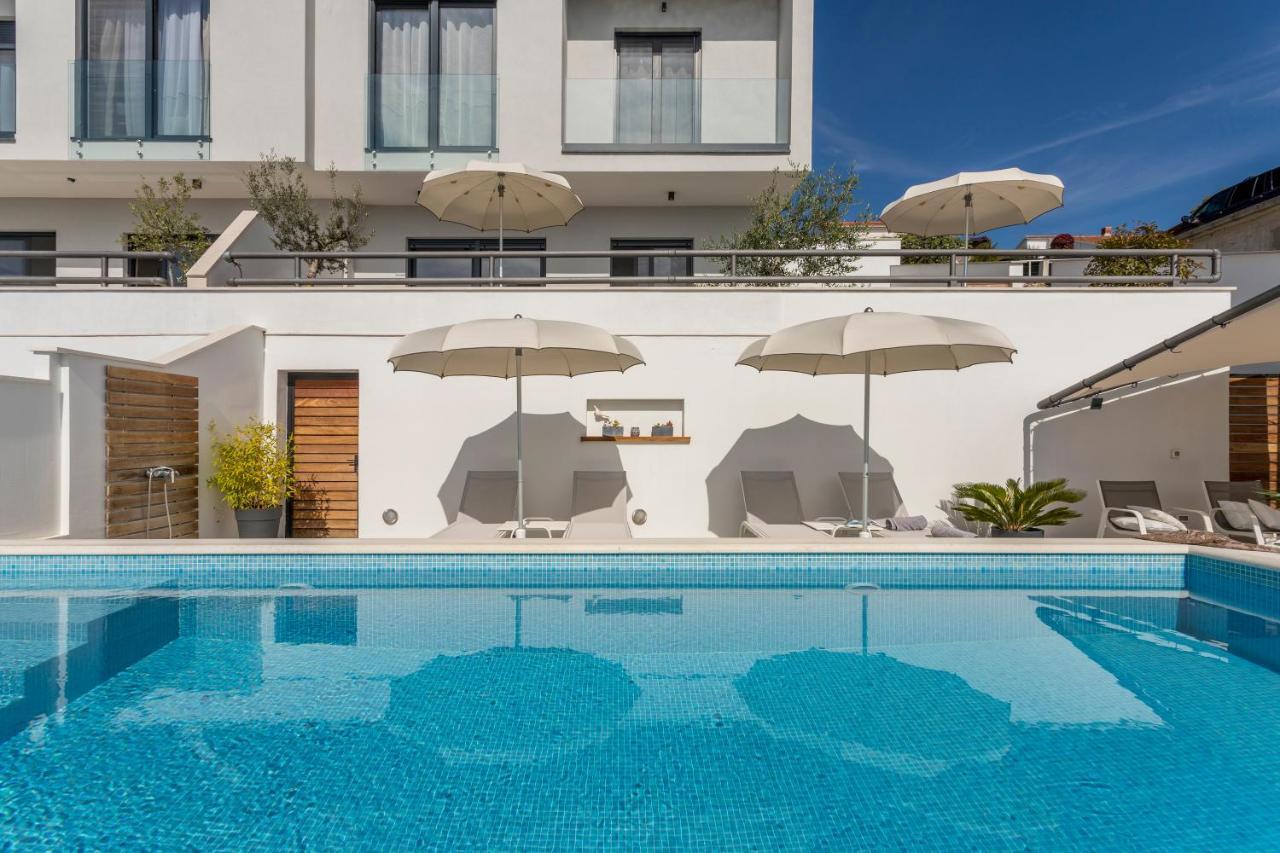 Holiday Home Lola, Sea On A Palm! Heated Pool Trogir Eksteriør bilde