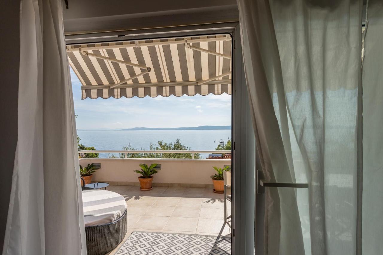 Holiday Home Lola, Sea On A Palm! Heated Pool Trogir Eksteriør bilde