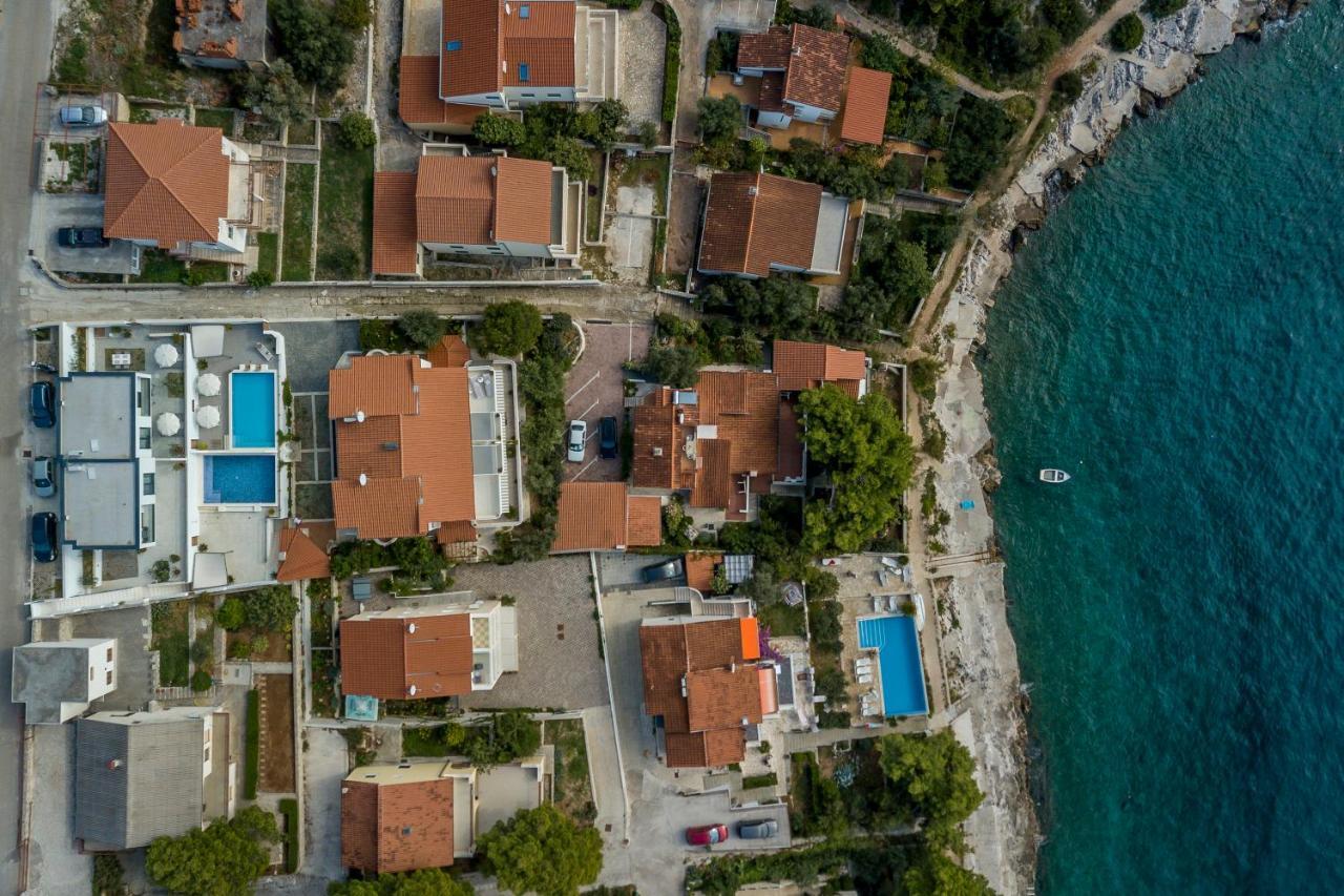 Holiday Home Lola, Sea On A Palm! Heated Pool Trogir Eksteriør bilde